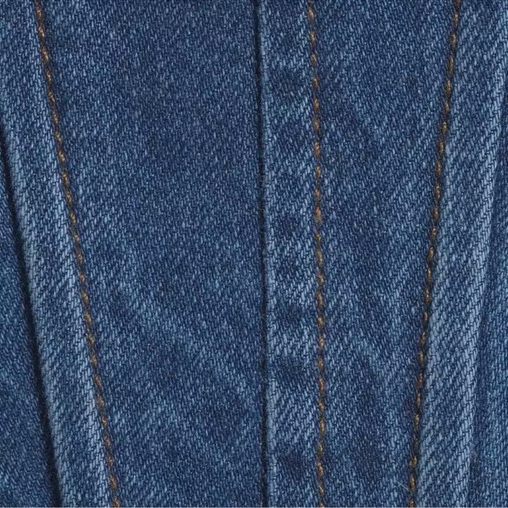 Gianni Bini
Michelle Denim Square Neck Sleeveless Corset Crop Top - Picture 6 of 7